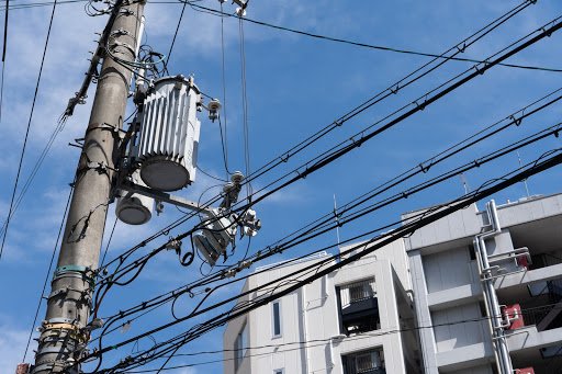 Electricity distribution power lines